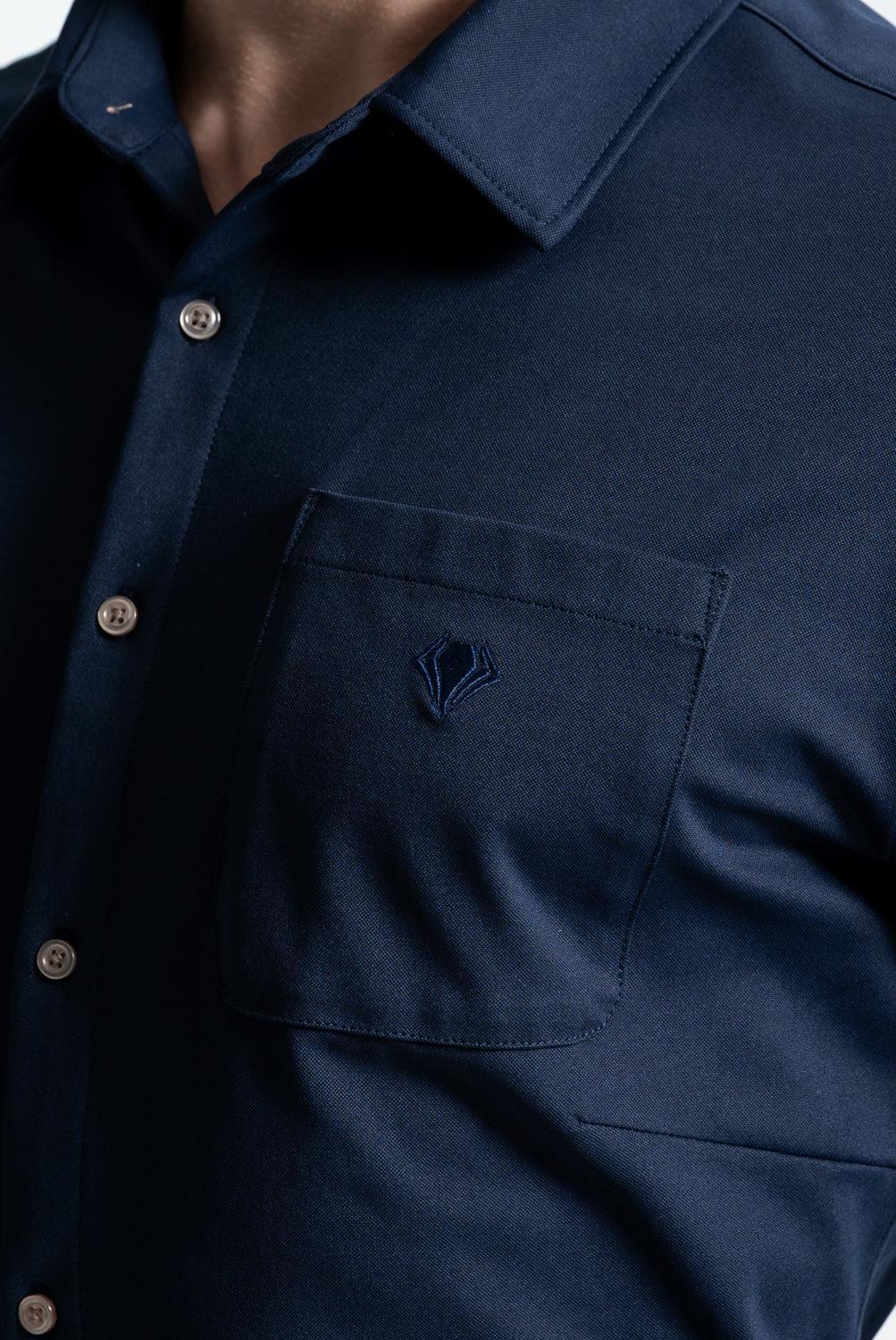 【RE-ARRIVAL】 スマートフォルム エンブレムシャツ