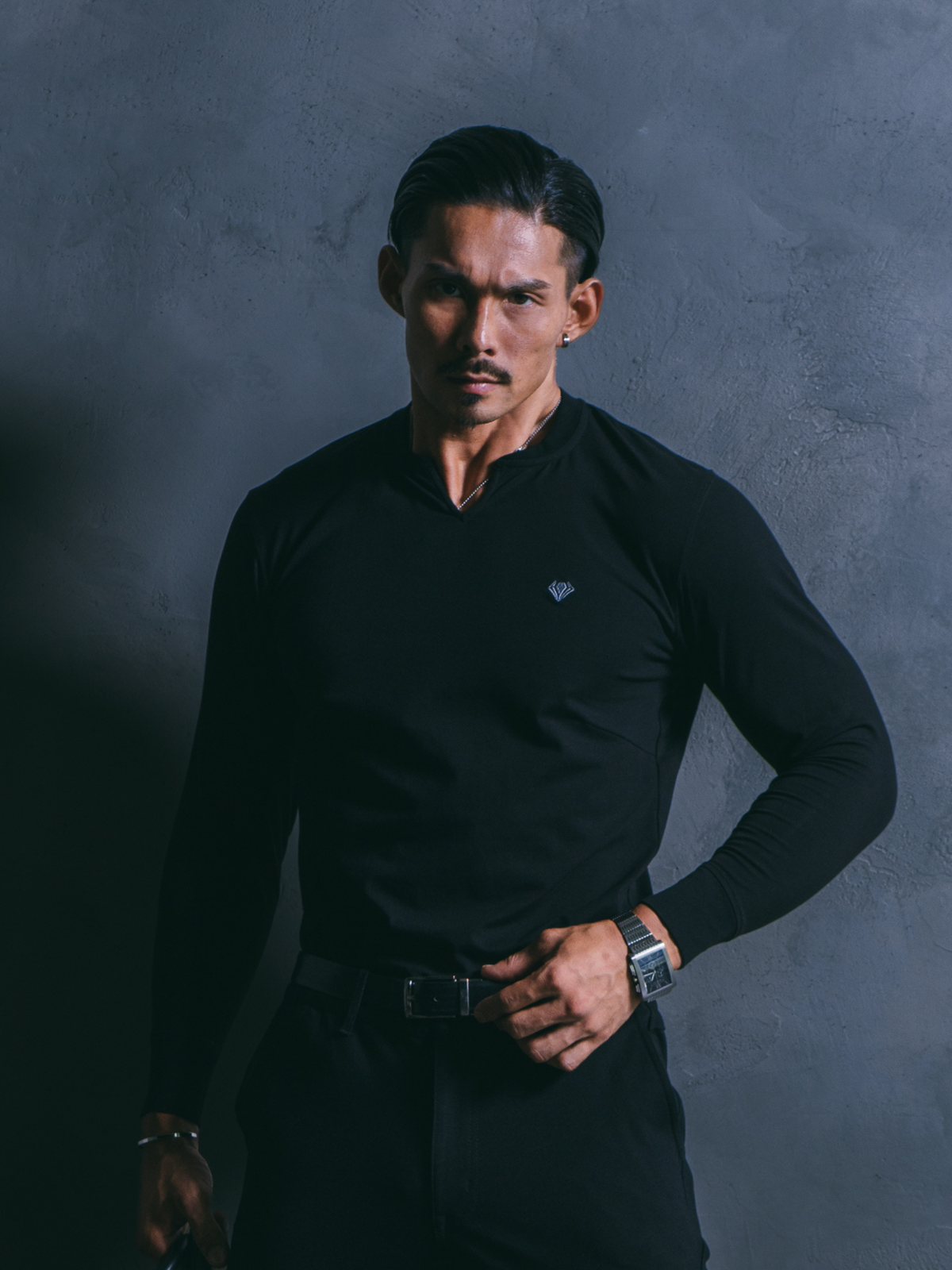 ブラック 185cm 84kg Lサイズ着用