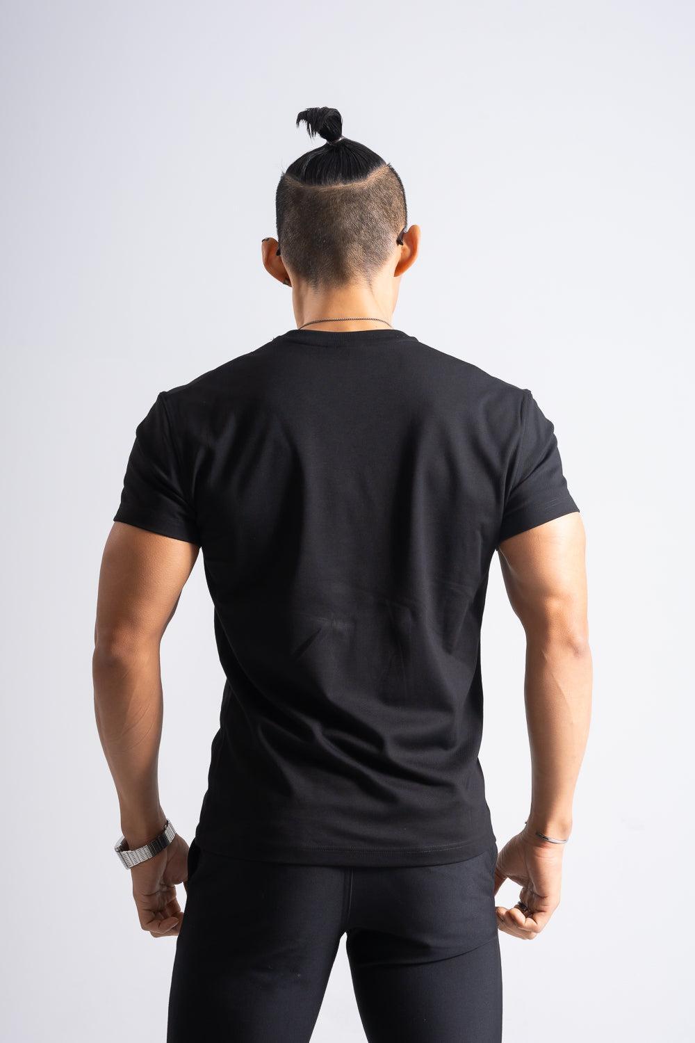 【NEW】 エンブレムVネックTシャツ