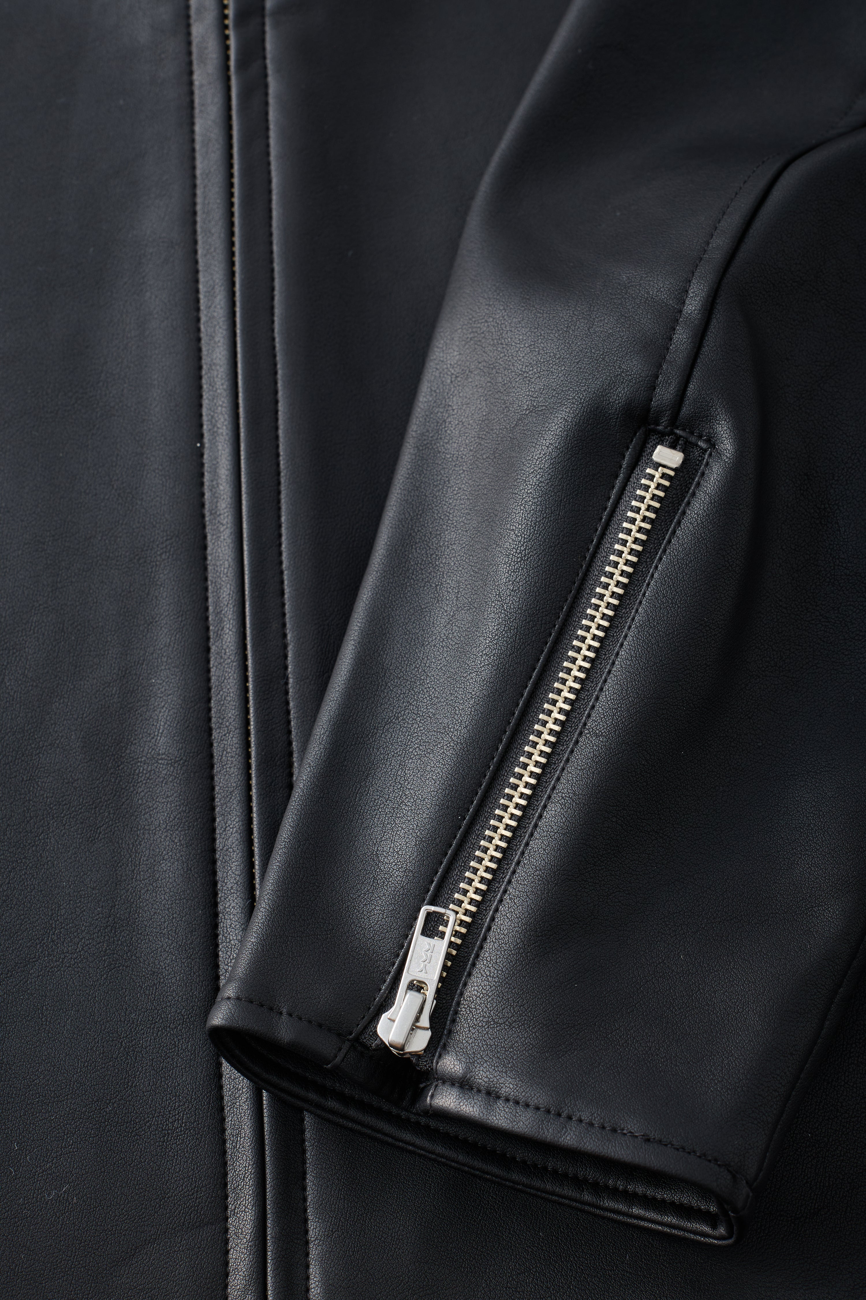 【上半身が鋭く映える】 ストレッチ ライダースジャケット