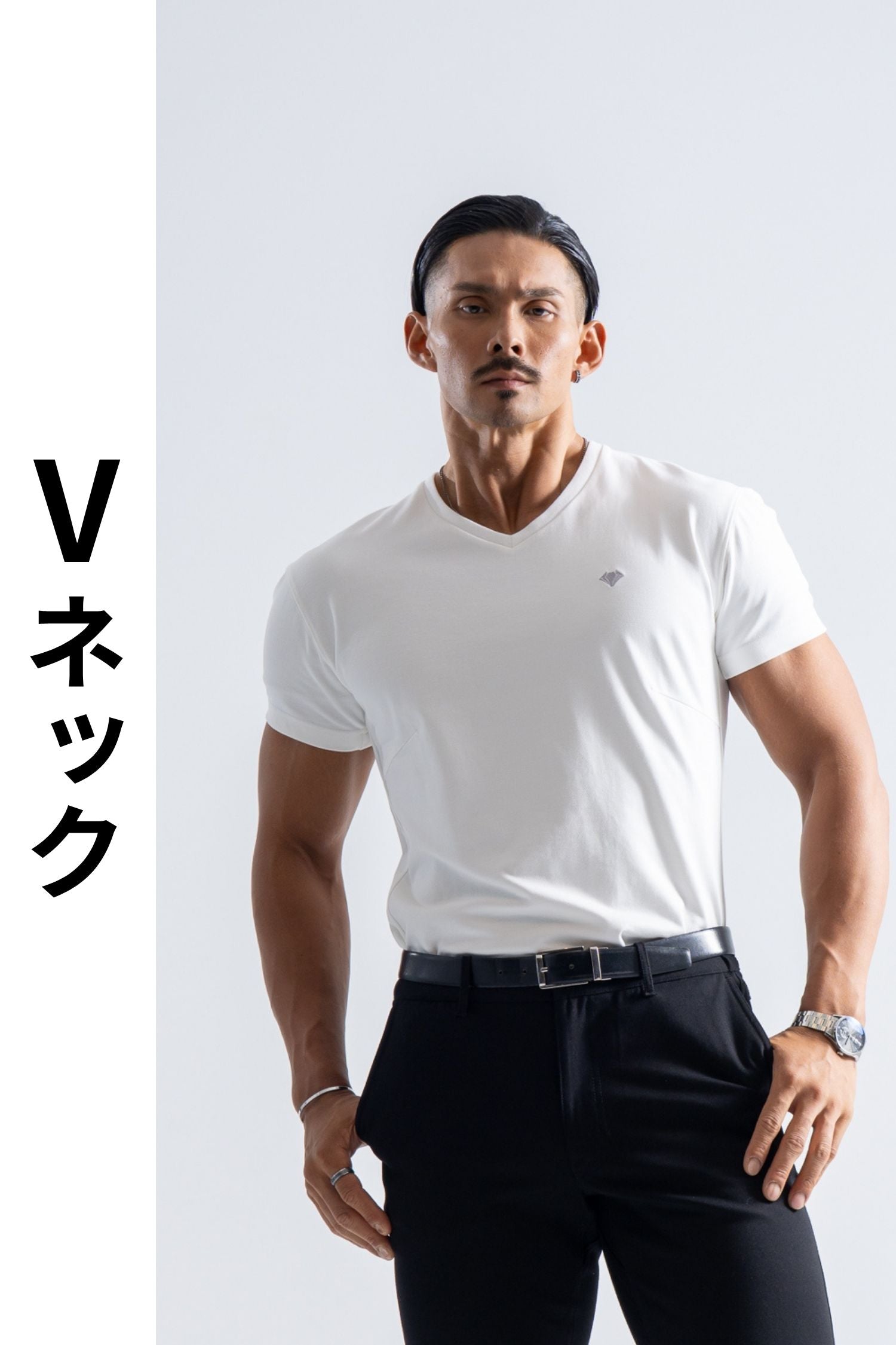 エンブレムTシャツ - ホワイト