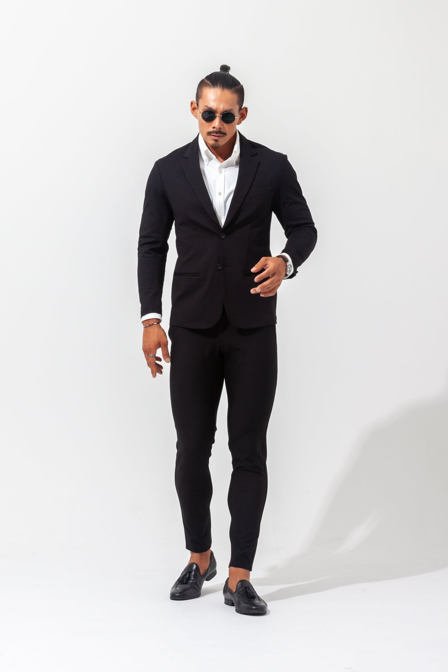 【想像以上のフィット感】 ハイパーストレッチジャケット ブラック