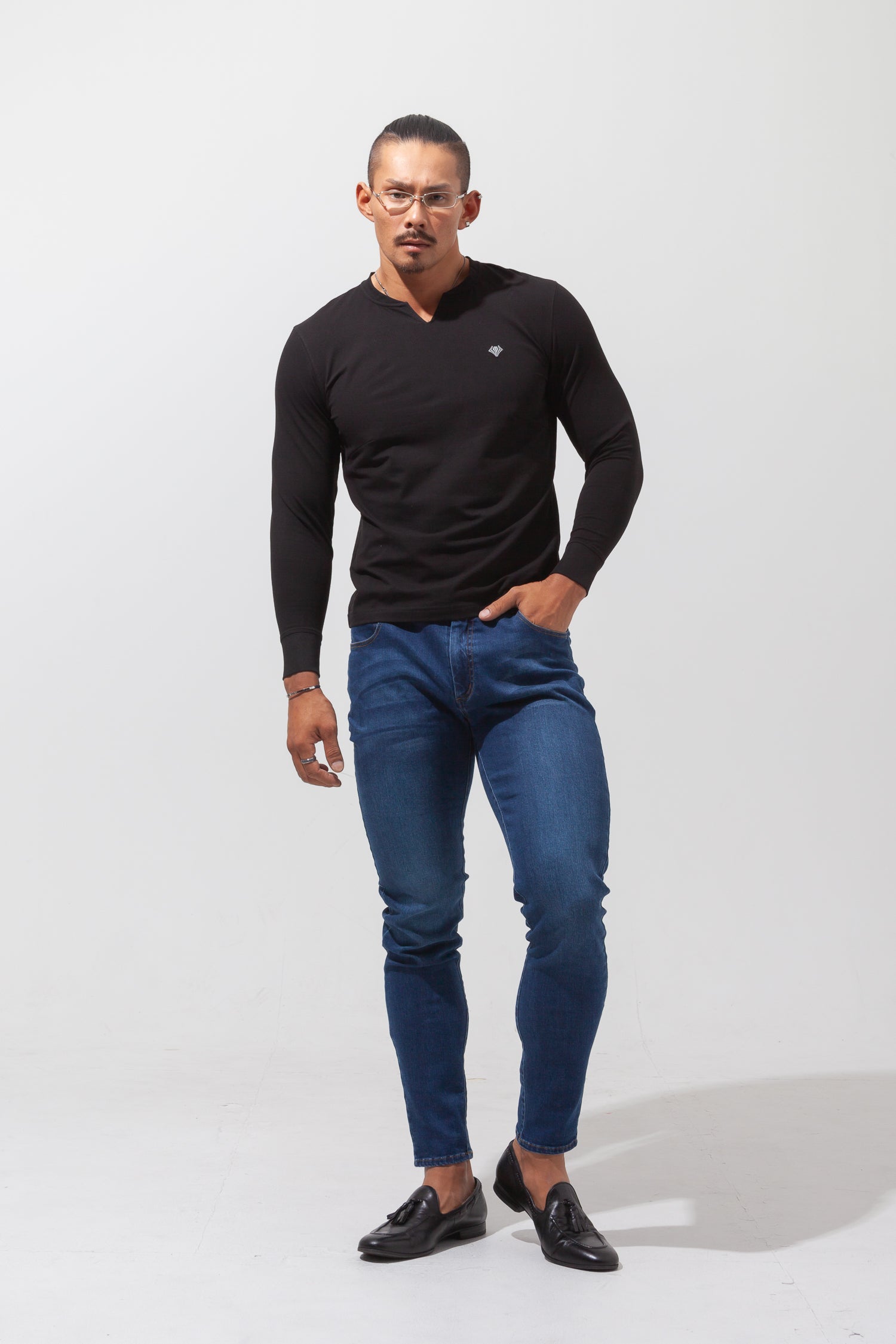 Key Neck Long Sleeve Tee  BLACK