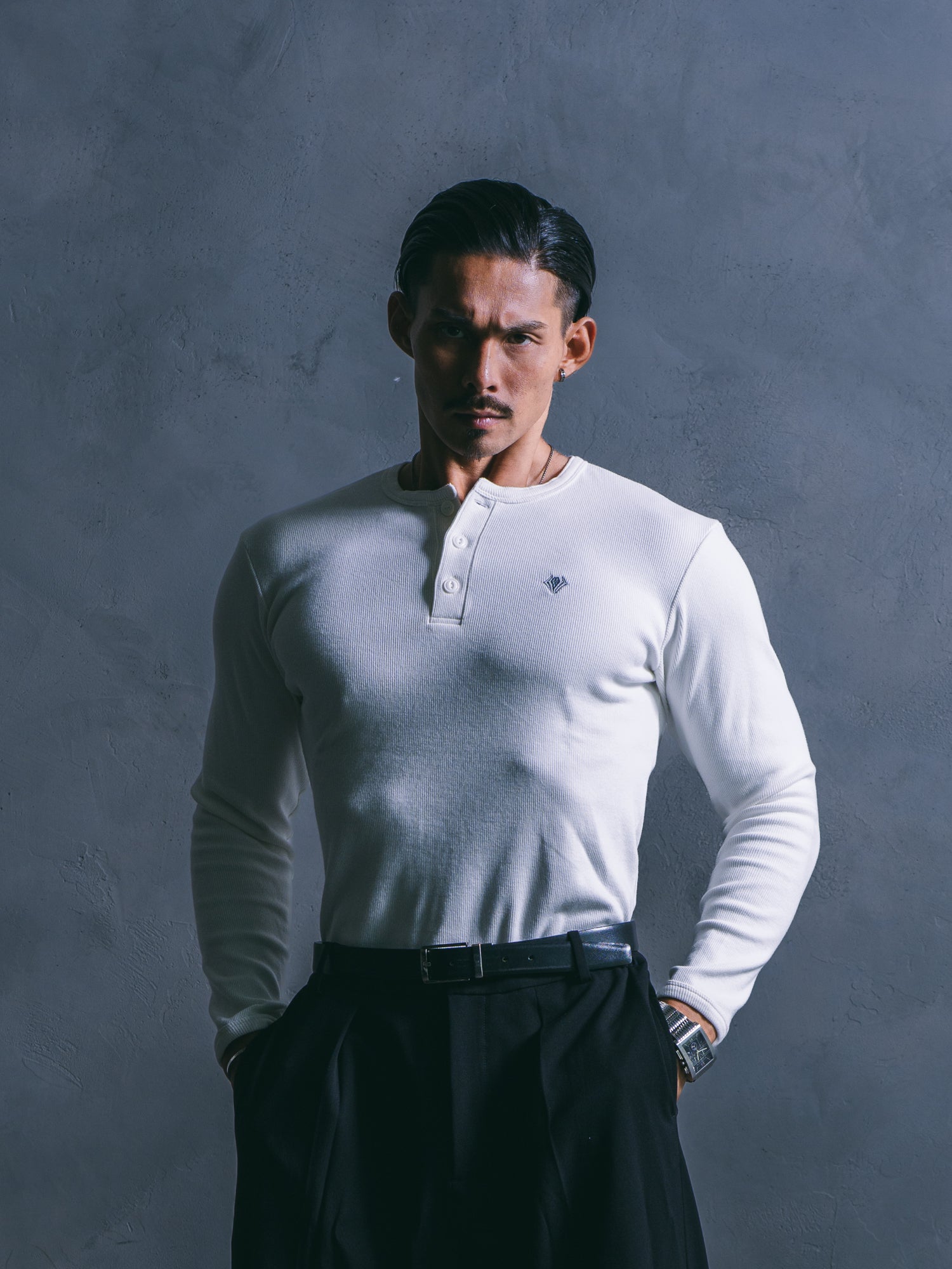 ホワイト 185cm 84kg Lサイズ着用