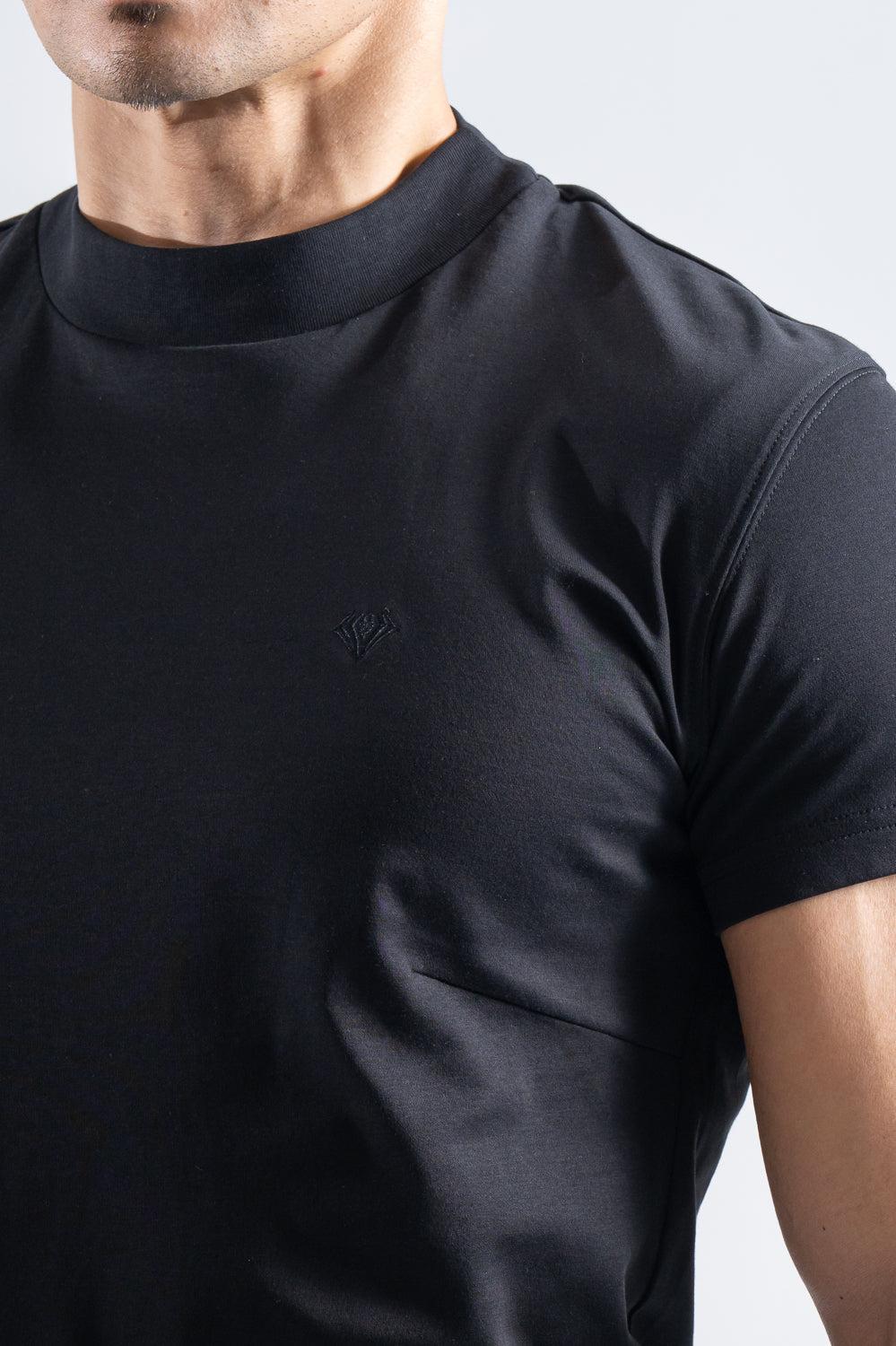 シャドウエンブレム モックネックTシャツ