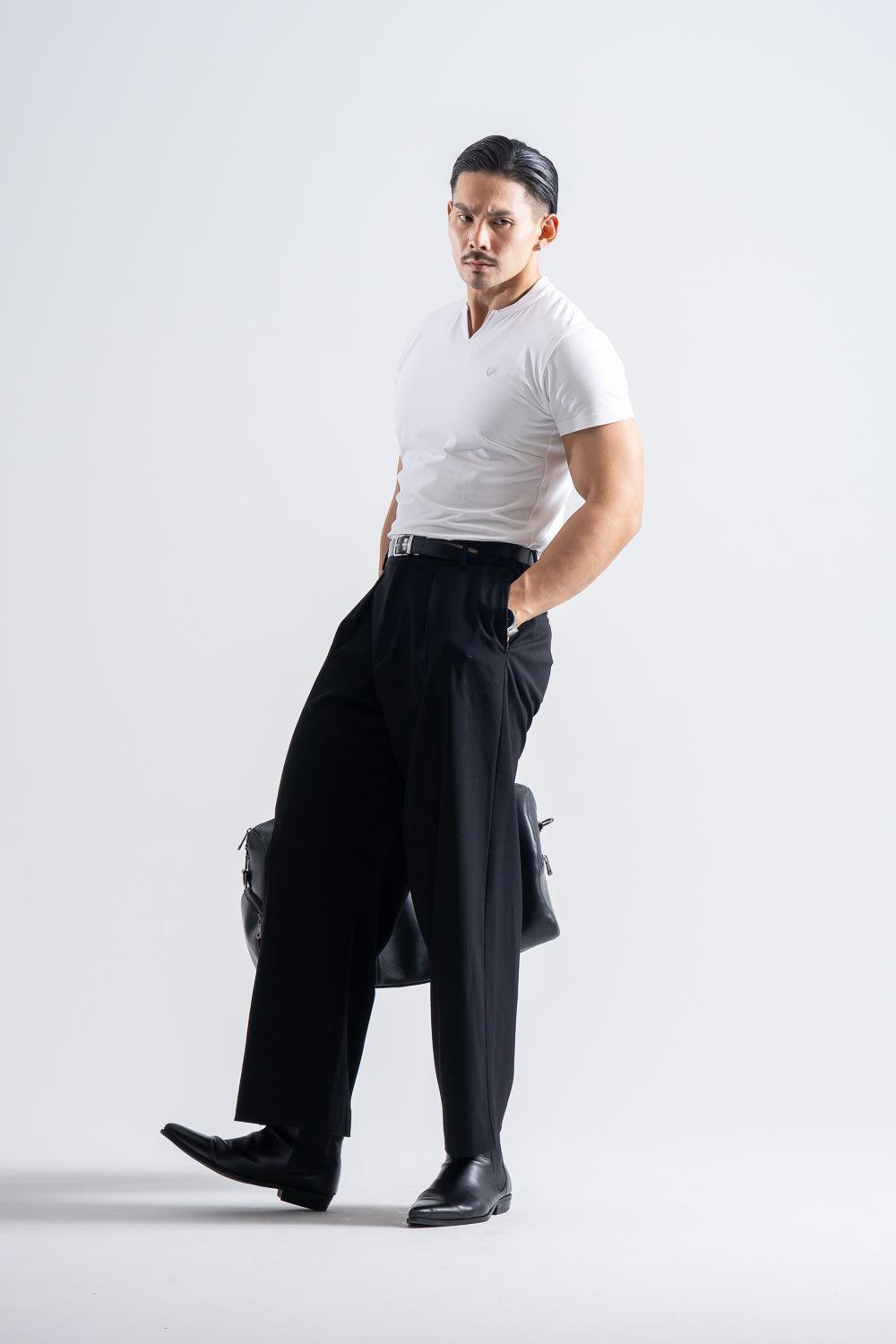 【NEW ARRIVAL】 エッジフォルム キーネック半袖T