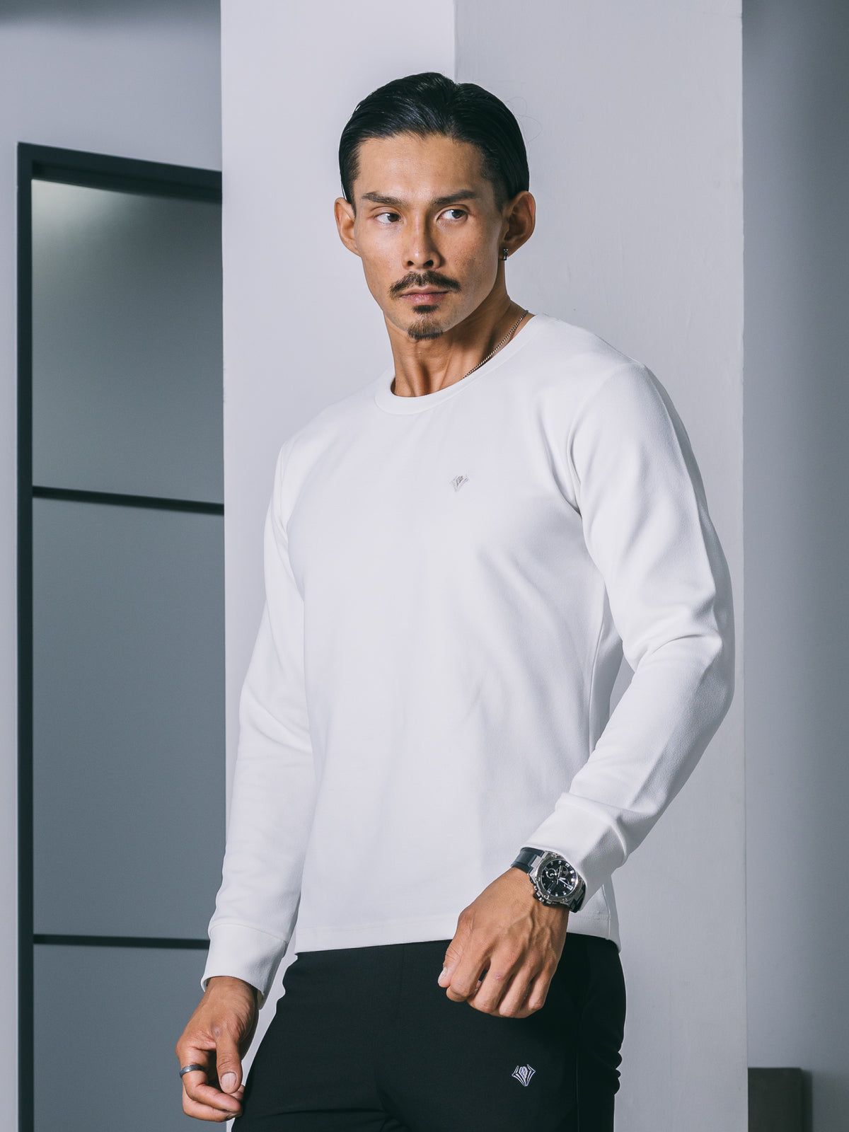 ホワイト 185cm 84kg Lサイズ着用