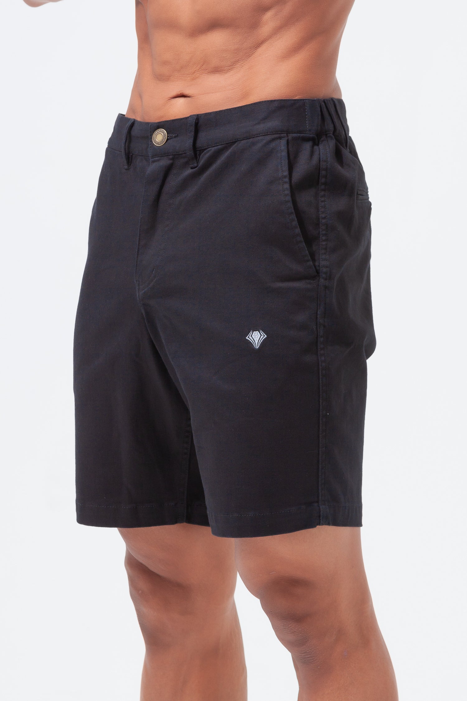 【NEW ARRIVAL】 エンブレムストレッチ ショートパンツ - ブラック
