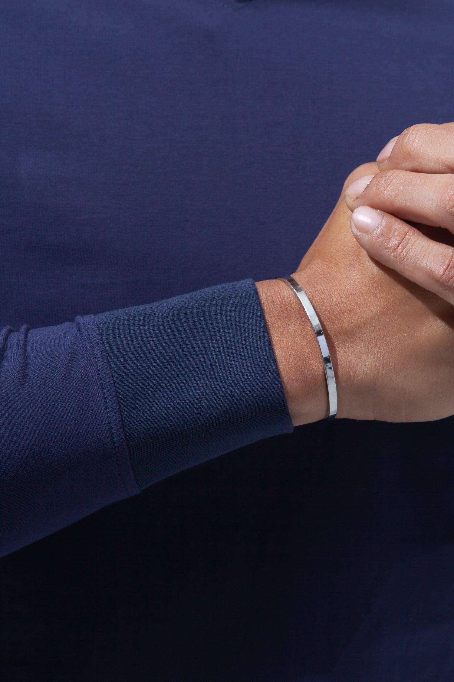 Key Neck Long Sleeve Tee  NAVY