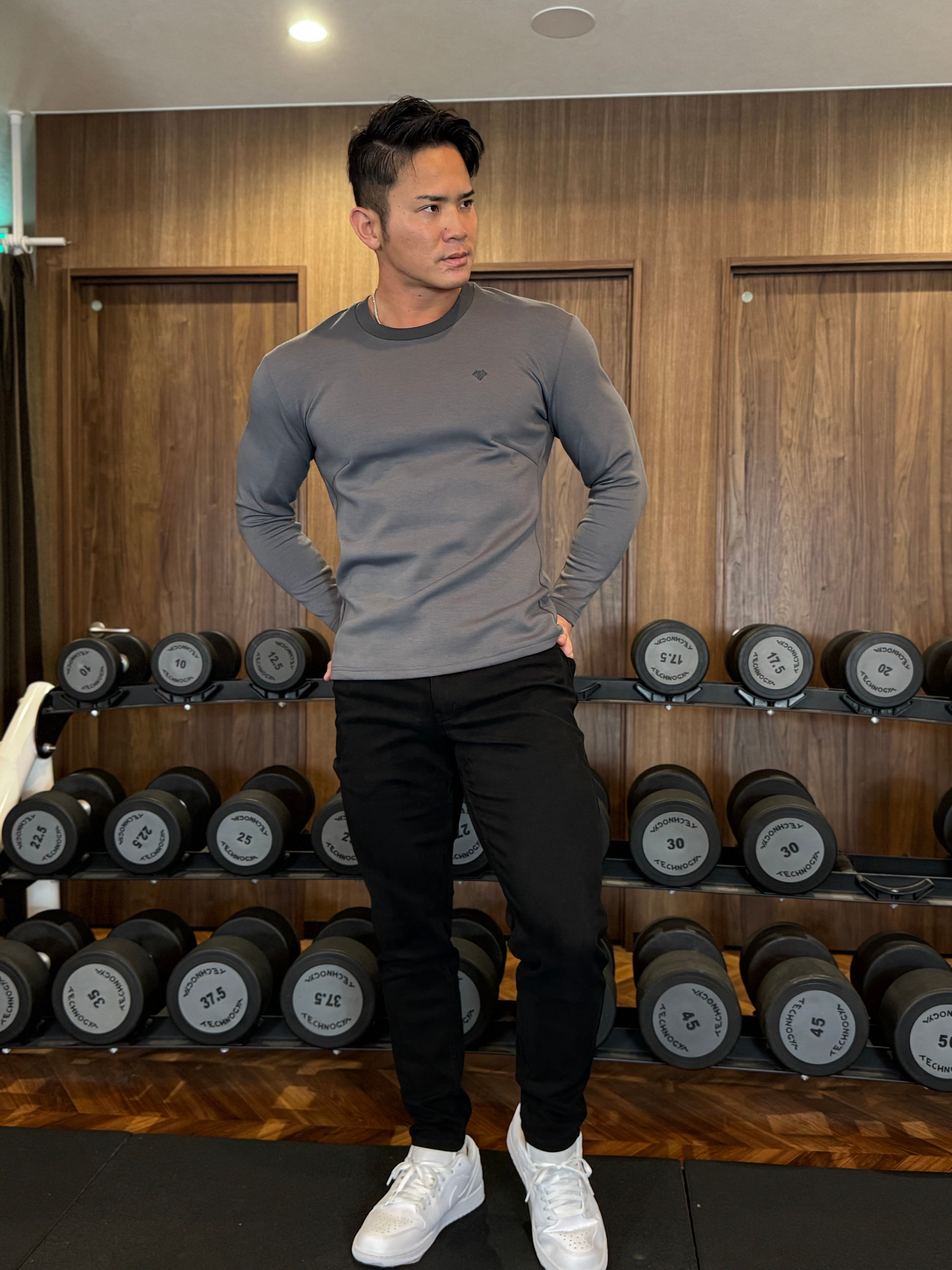 【強靭な脚がカッコ良い】 ハイストレッチスリムパンツ