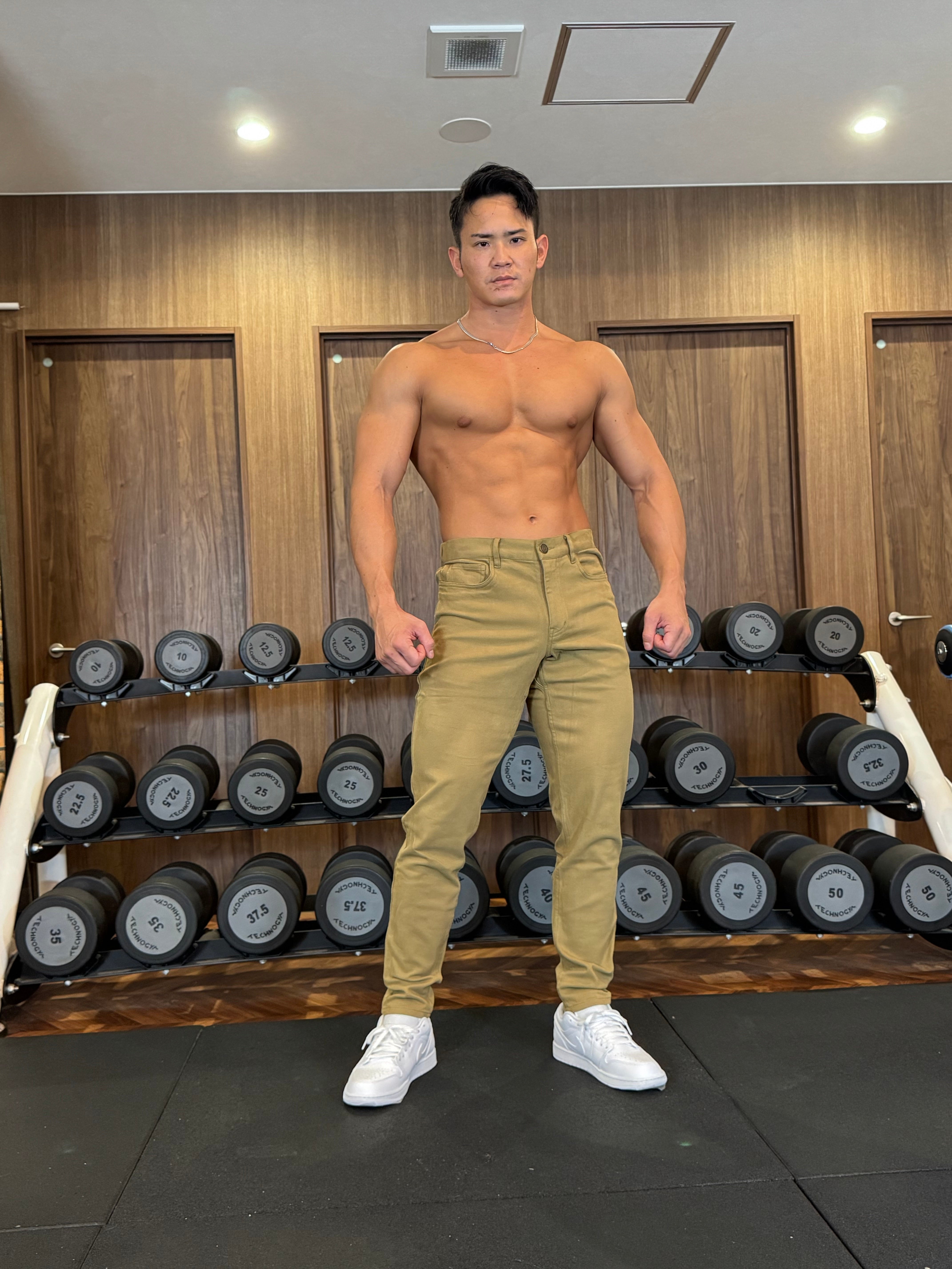 【強靭な脚がカッコ良い】 ハイストレッチスリムパンツ