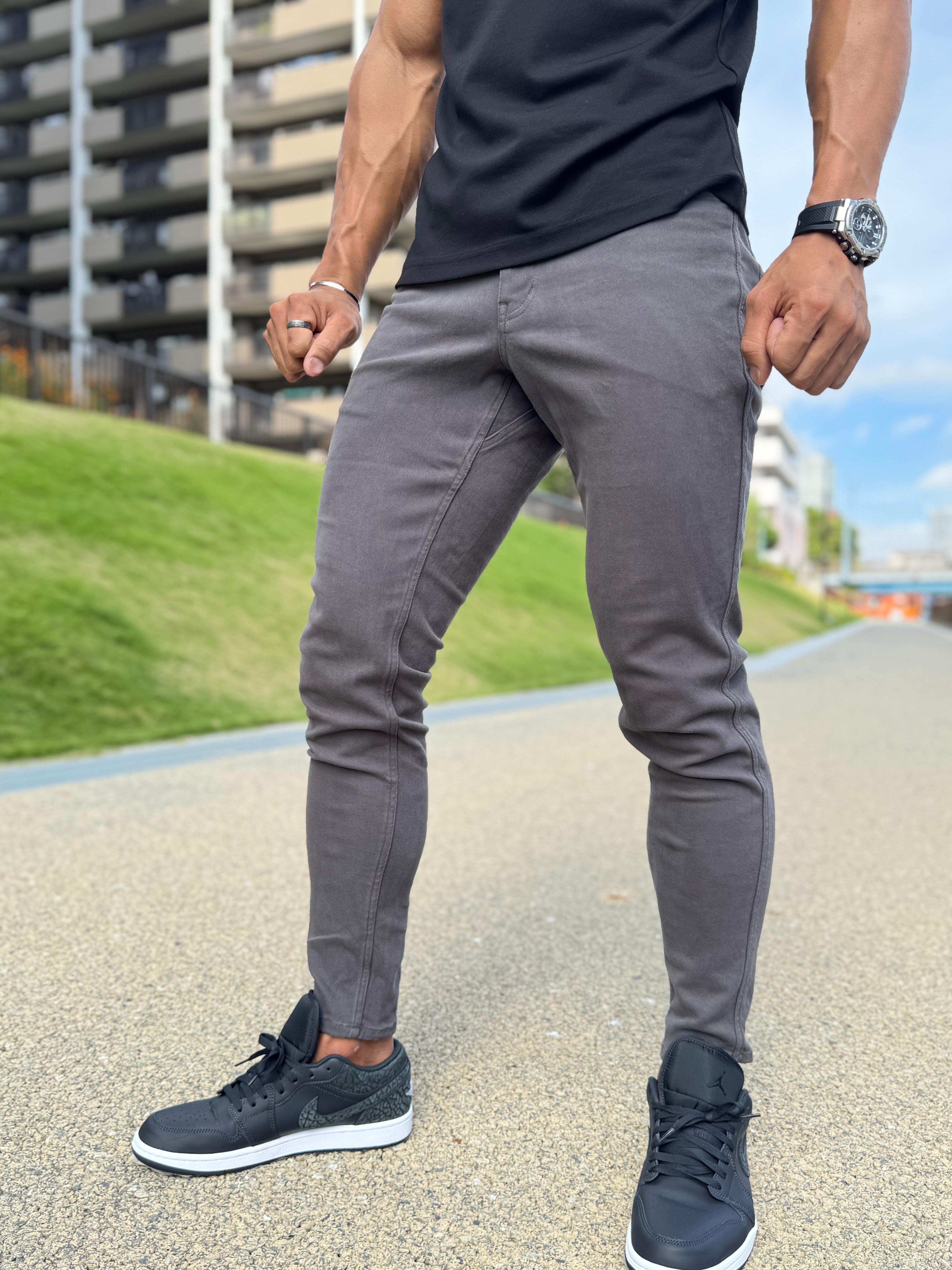 【強靭な脚がカッコ良い】 ハイストレッチスリムパンツ