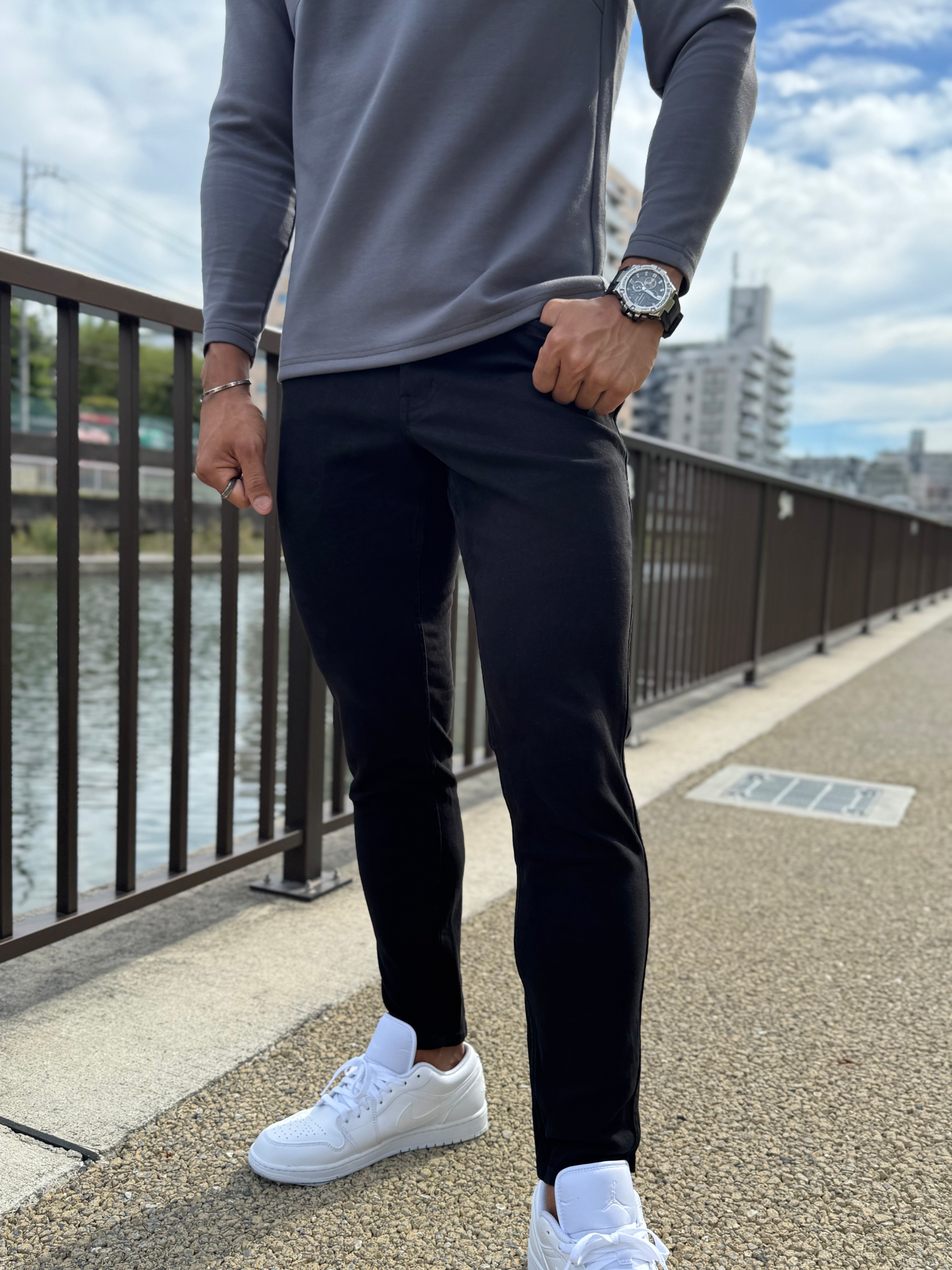 【強靭な脚がカッコ良い】 ハイストレッチスリムパンツ