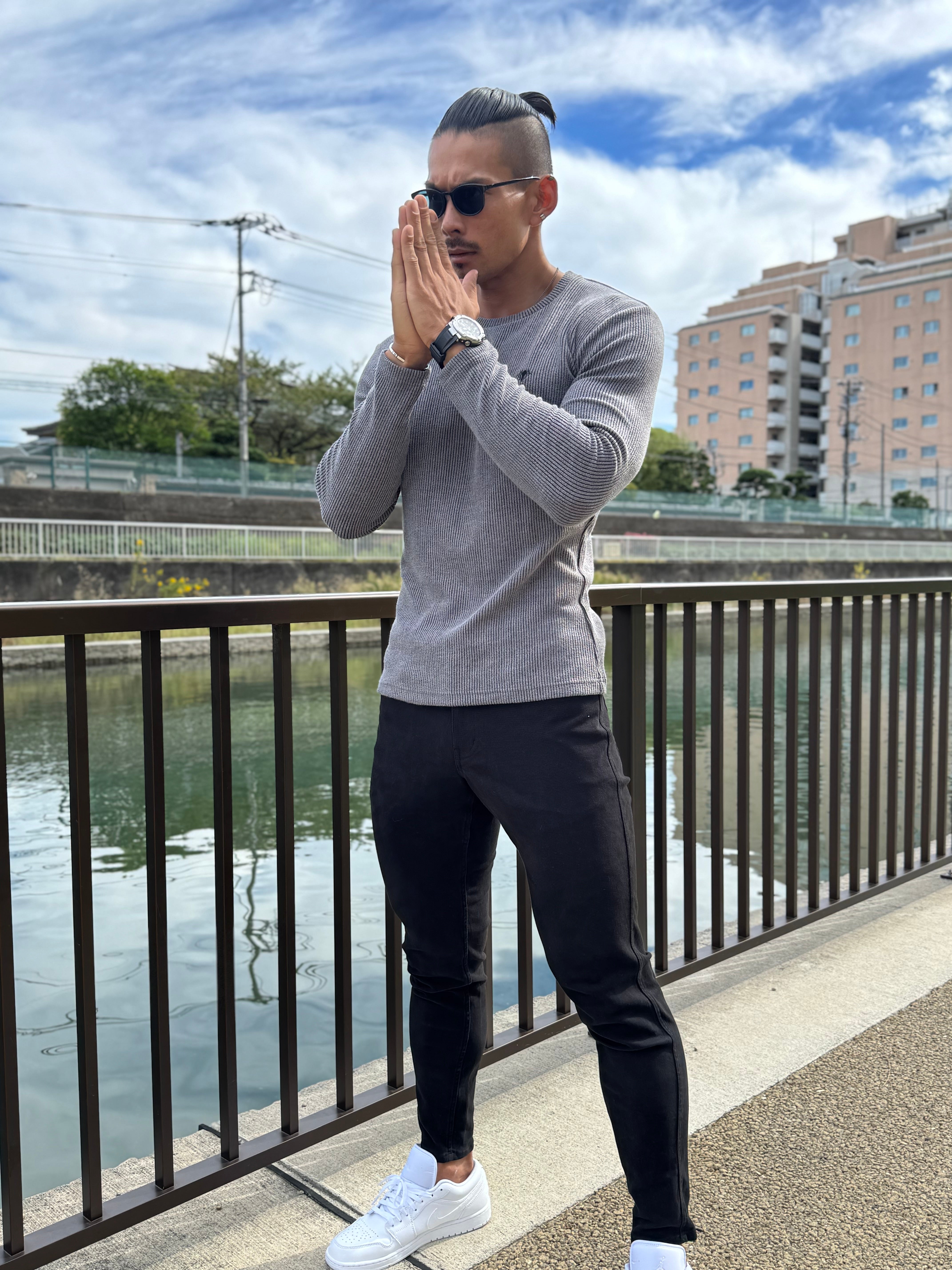 【強靭な脚がカッコ良い】 ハイストレッチスリムパンツ