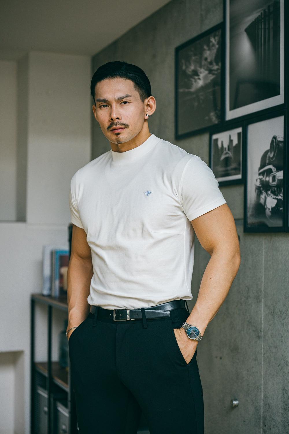 【NEW ARRIVAL】 シャドウエンブレム モックネックTシャツ