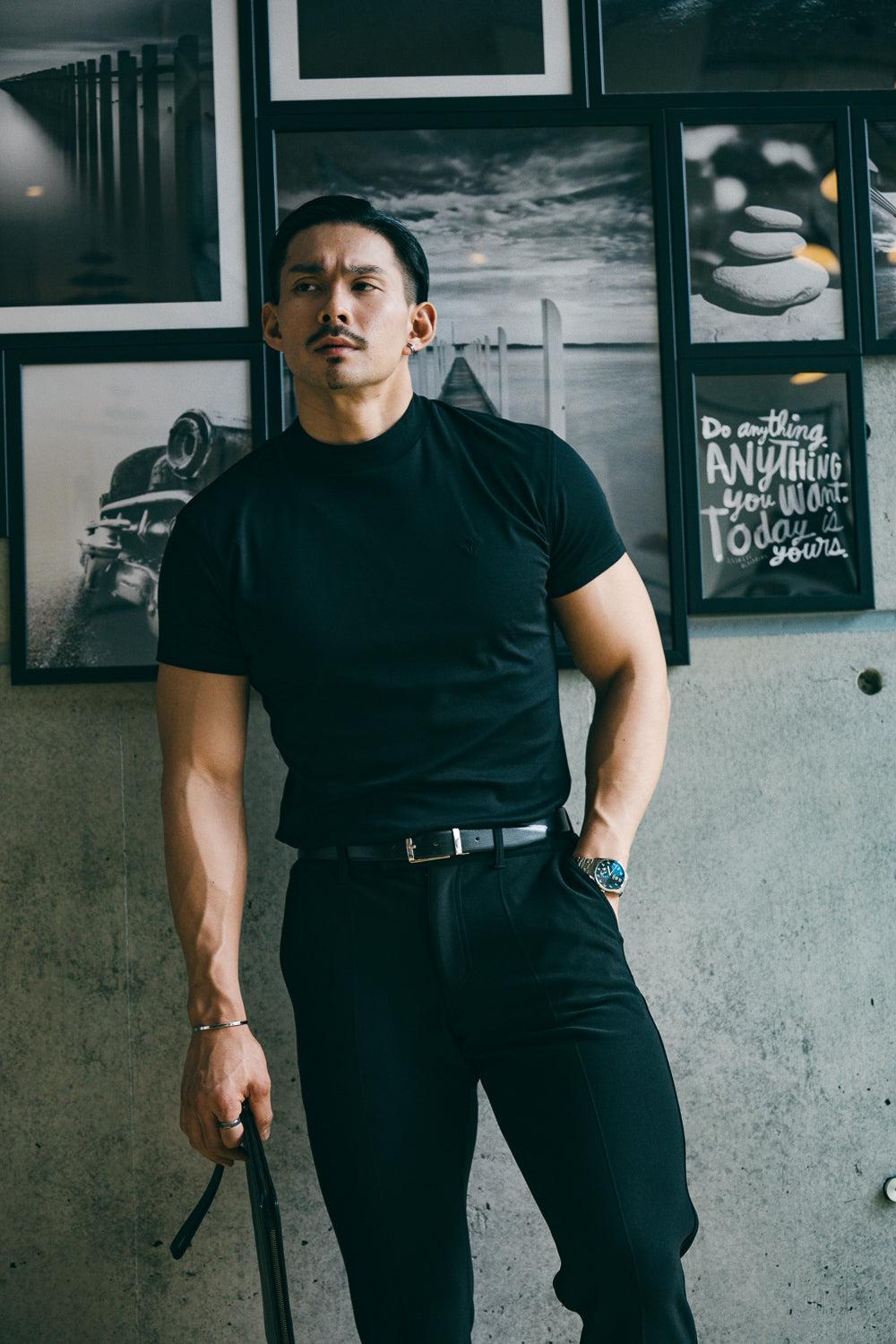 【NEW ARRIVAL】 シャドウエンブレム モックネックTシャツ