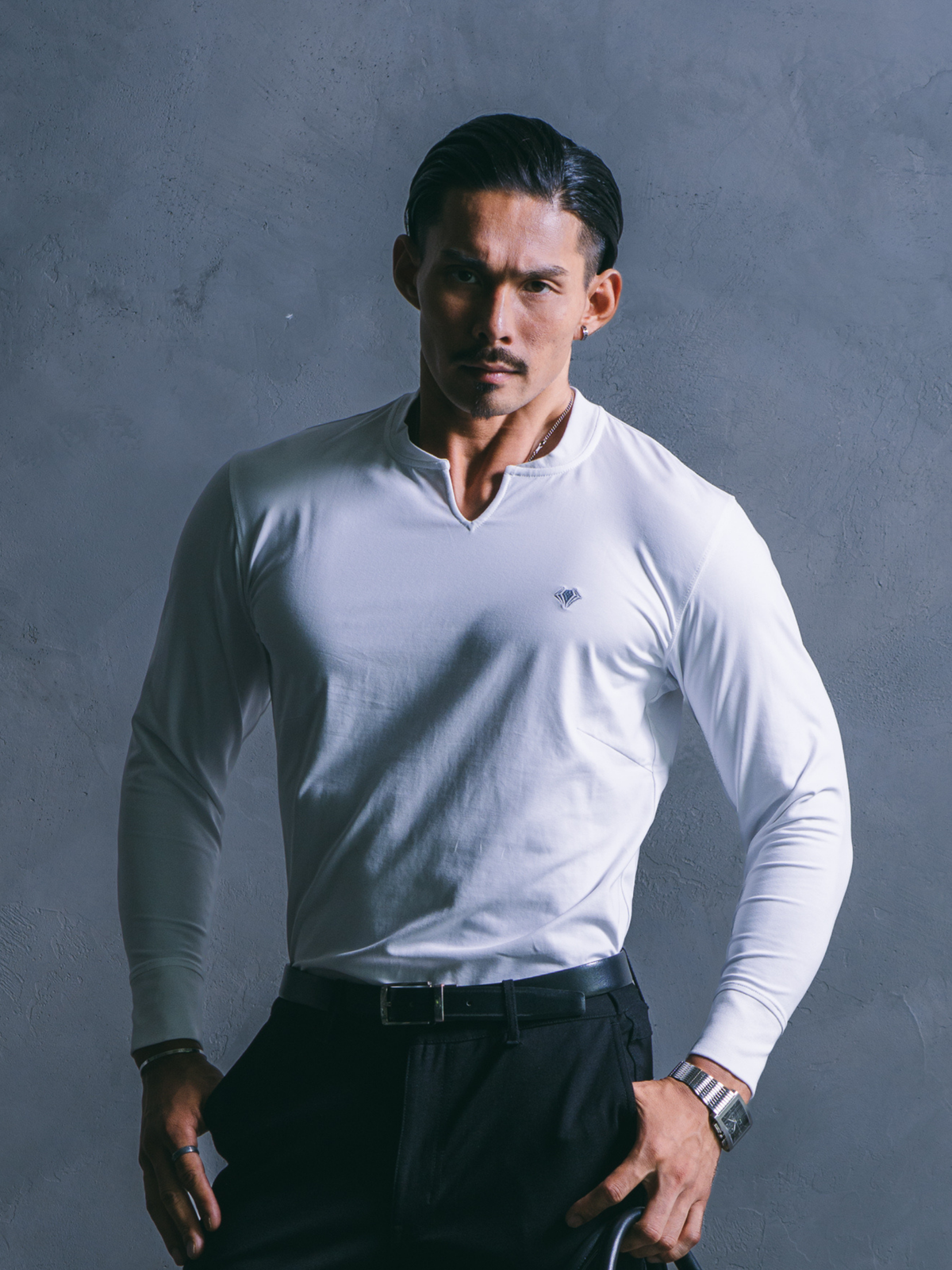 ホワイト 185cm 84kg Lサイズ着用