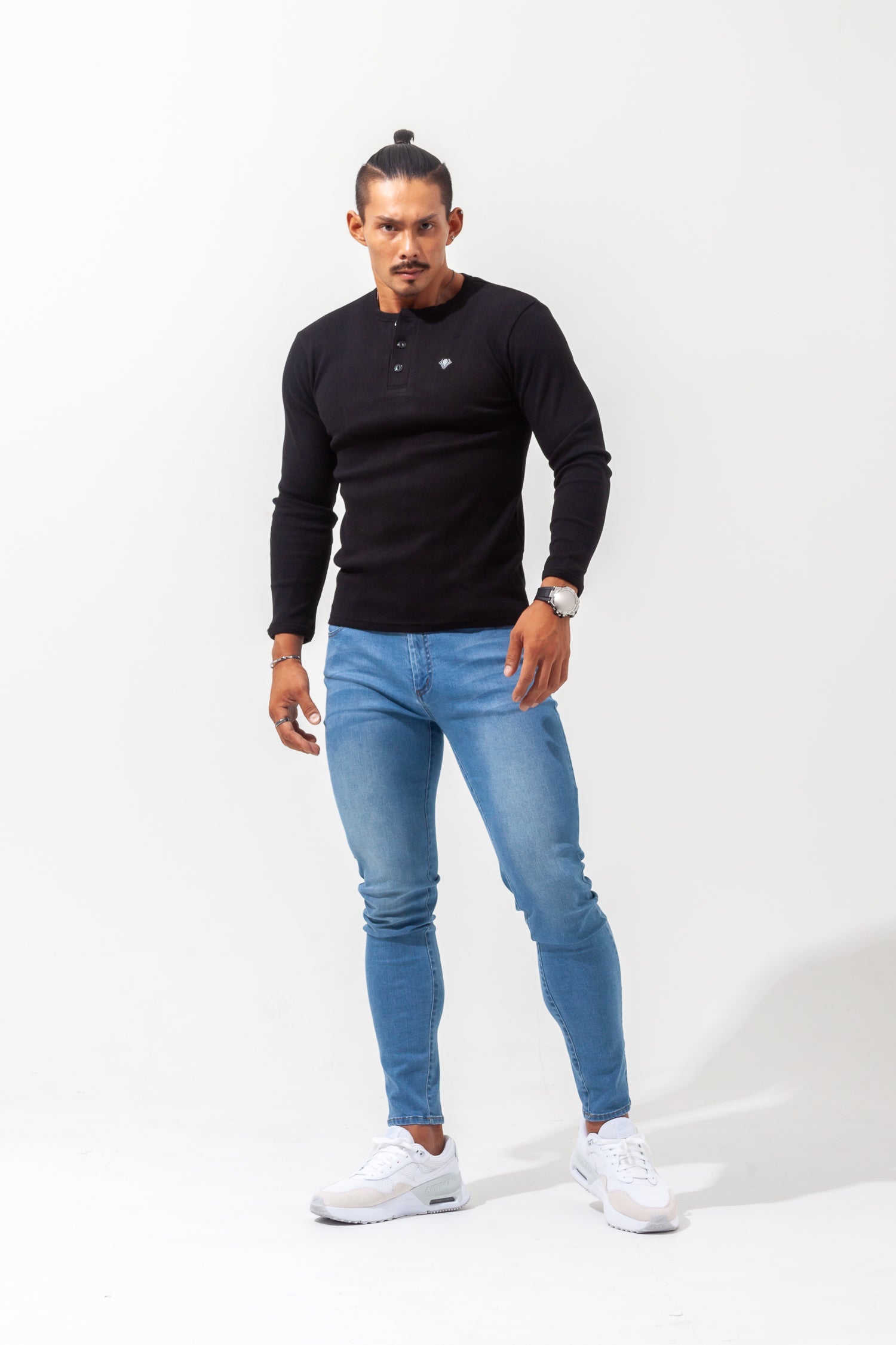 【RE-ARRIVAL】   Henley Neck Long-Sleeve Tee