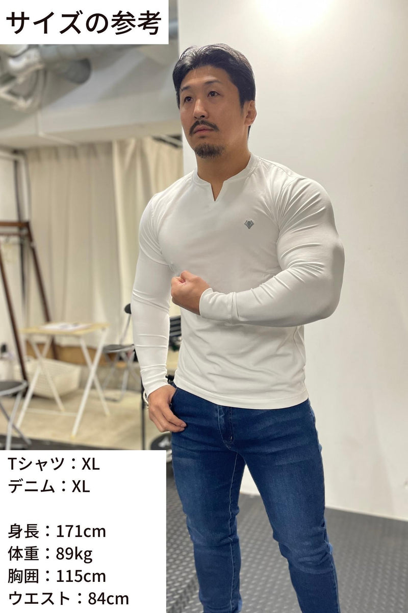 【筋肉が一段と際立つ！】キーネックタイトT - ネイビー