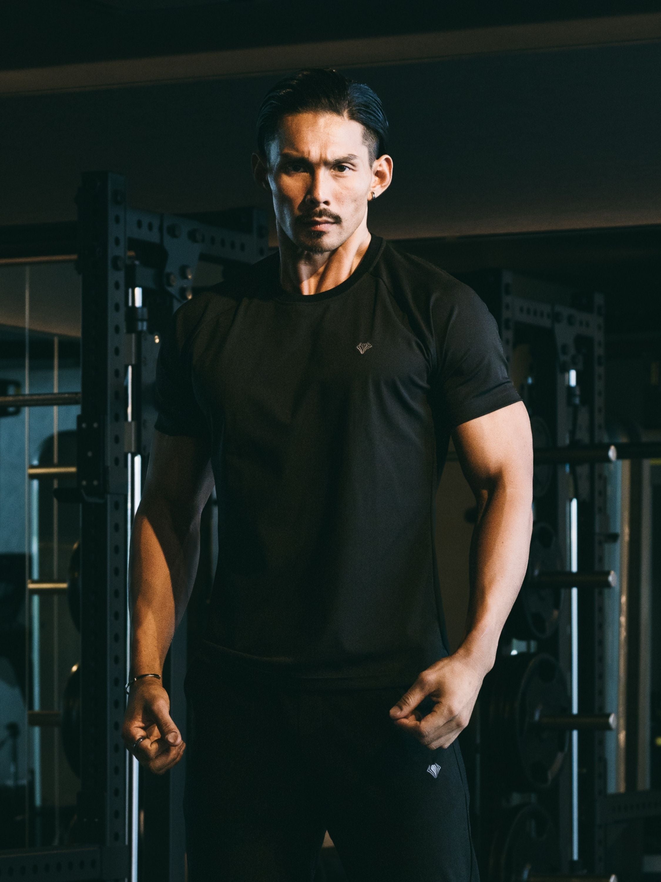 ブラック 185cm 84kg Lサイズ着用
