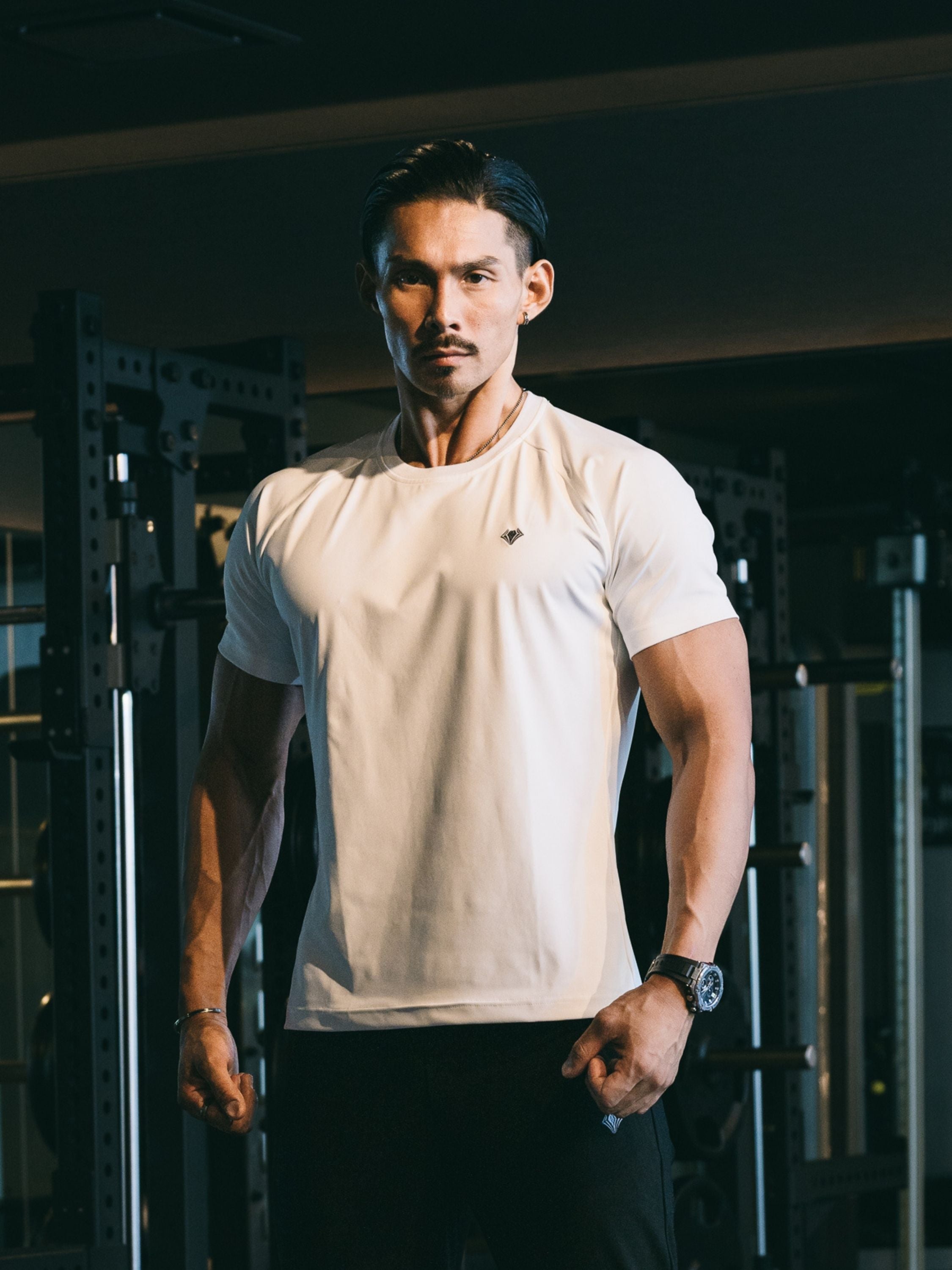 ホワイト 185cm 84kg Lサイズ着用