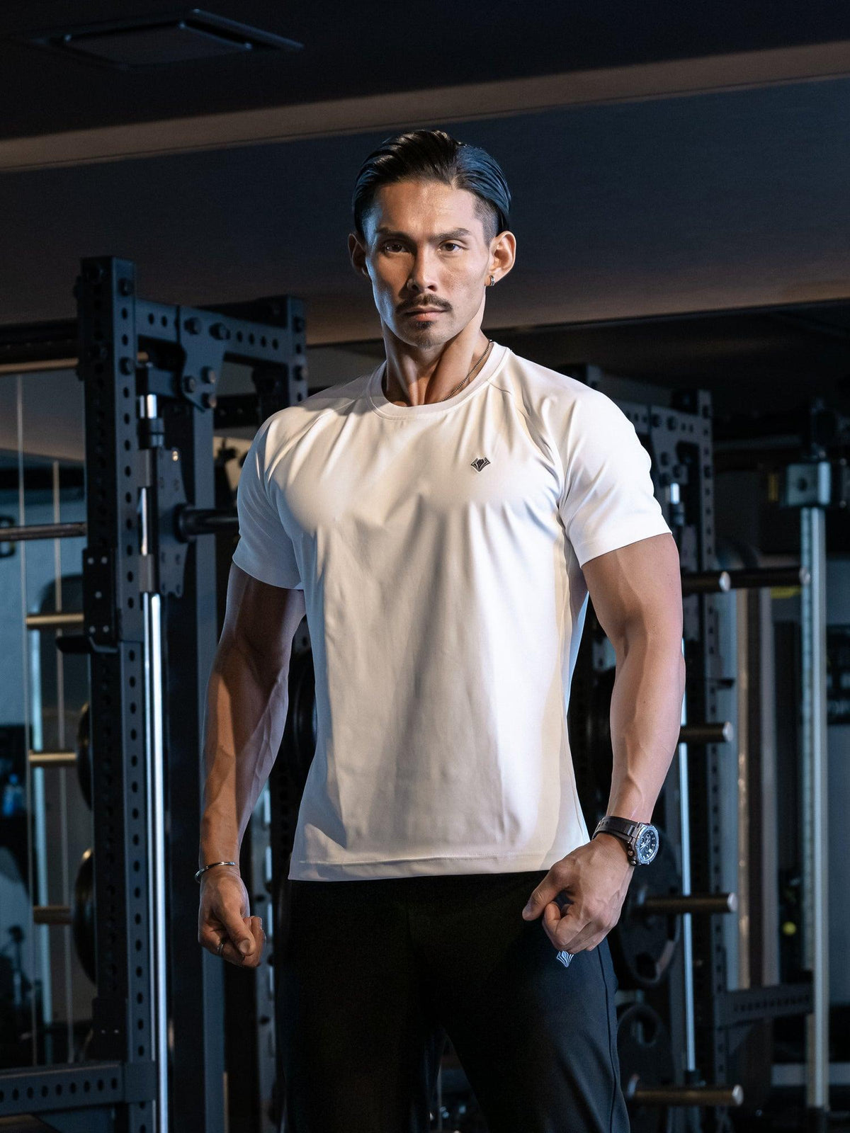 ホワイト 185cm 84kg Lサイズ着用