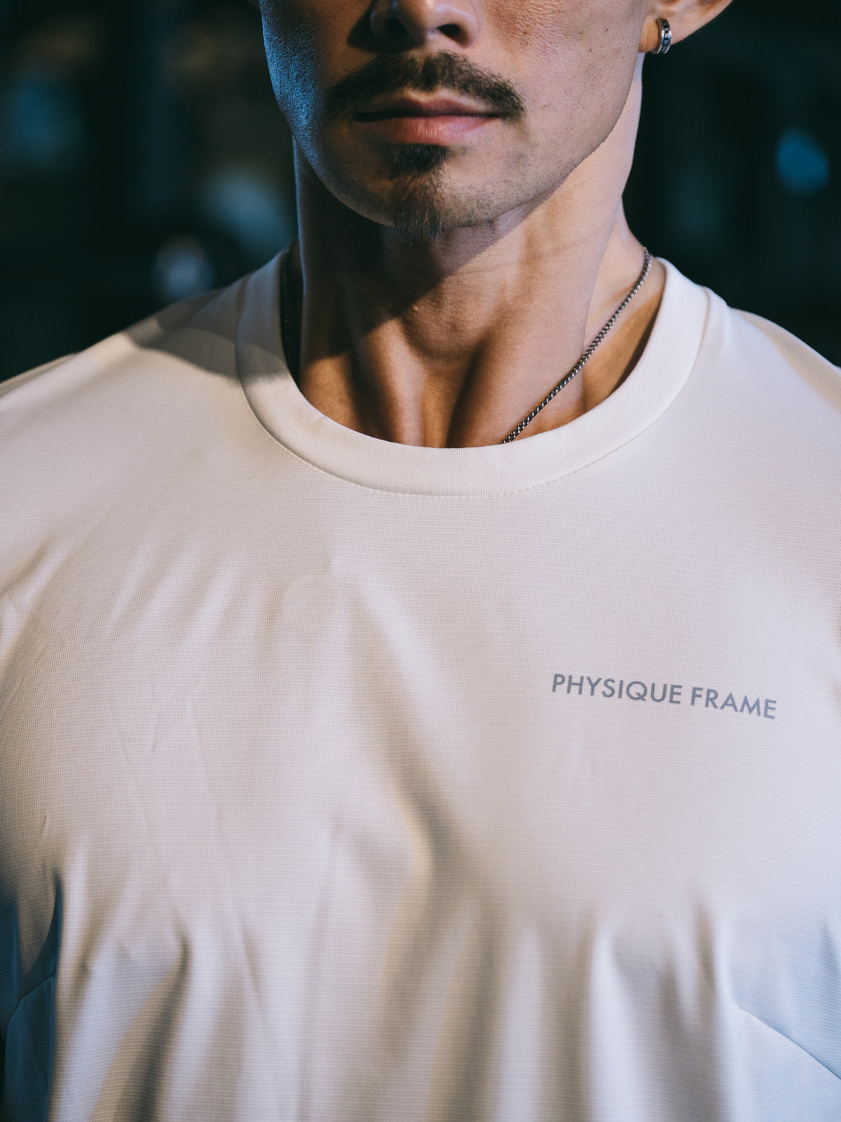 【NEW ARRIVAL】   ドライストレッチ   リフレクターロゴT   （左胸PHYSIQUE FRAMEロゴ）