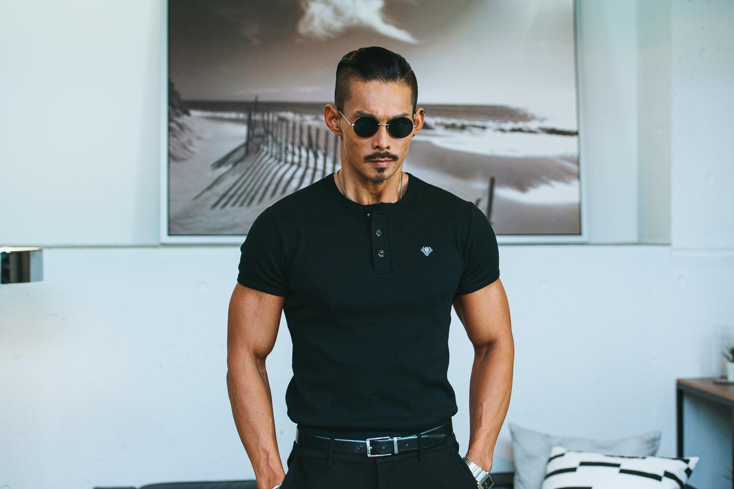 ★PHYSIQUE FRAME★フィジークフレーム★シャドウエンブレムTシャツ★ 再入荷】 【売れ筋No.1 Tシャツ】 シャドウエンブレムTシャツ