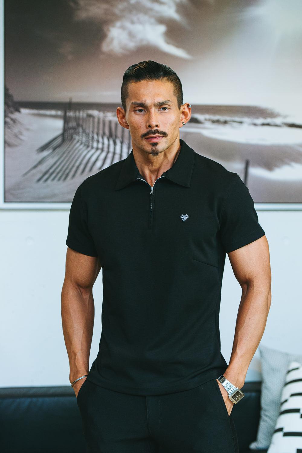 《在庫XXLのみ》   《サイズ交換不可》   Sharp Collar Zip Polo  - BLACK