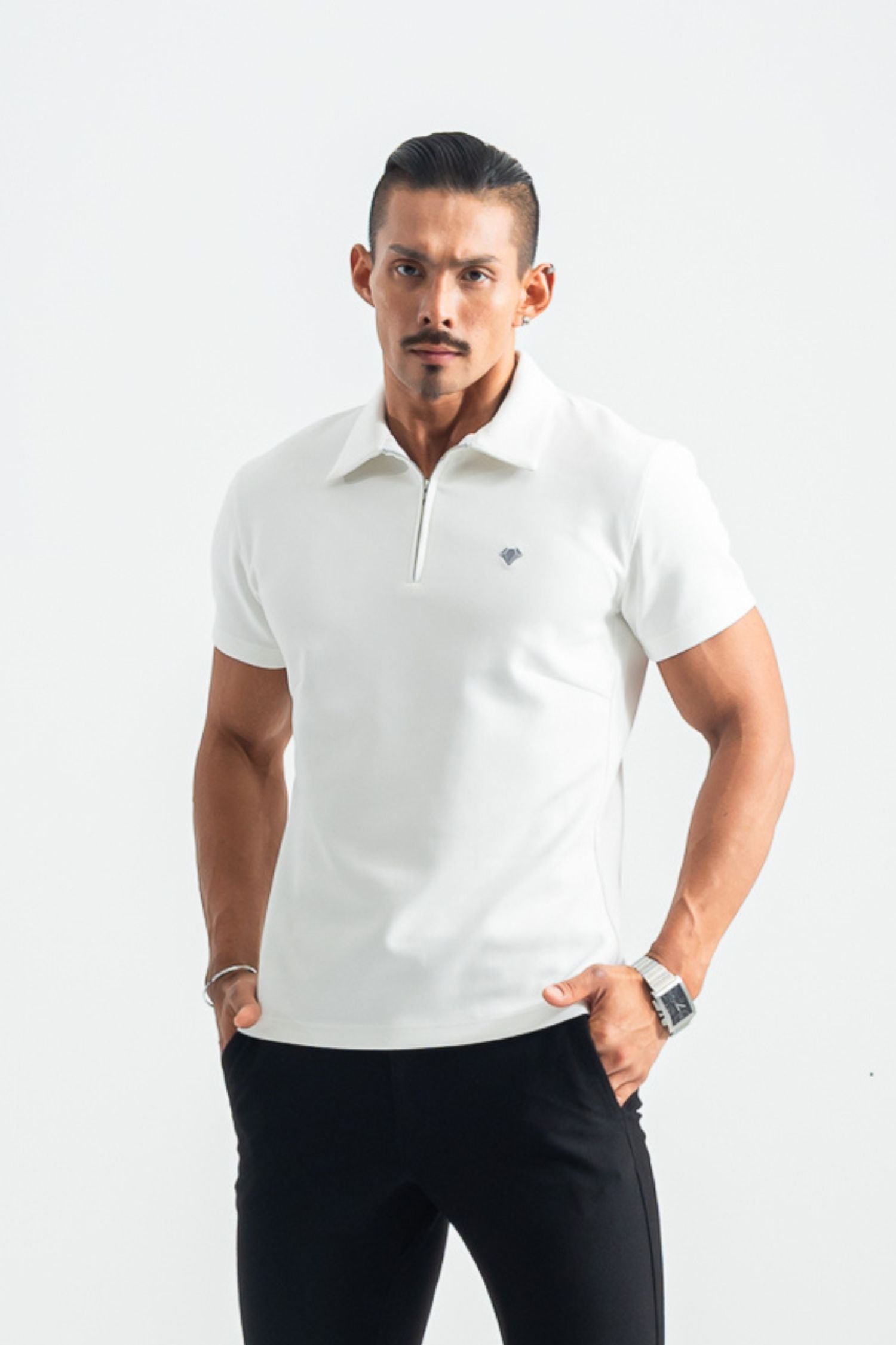 【NEW】  Sharp Collar Zip Polo  - WHITE