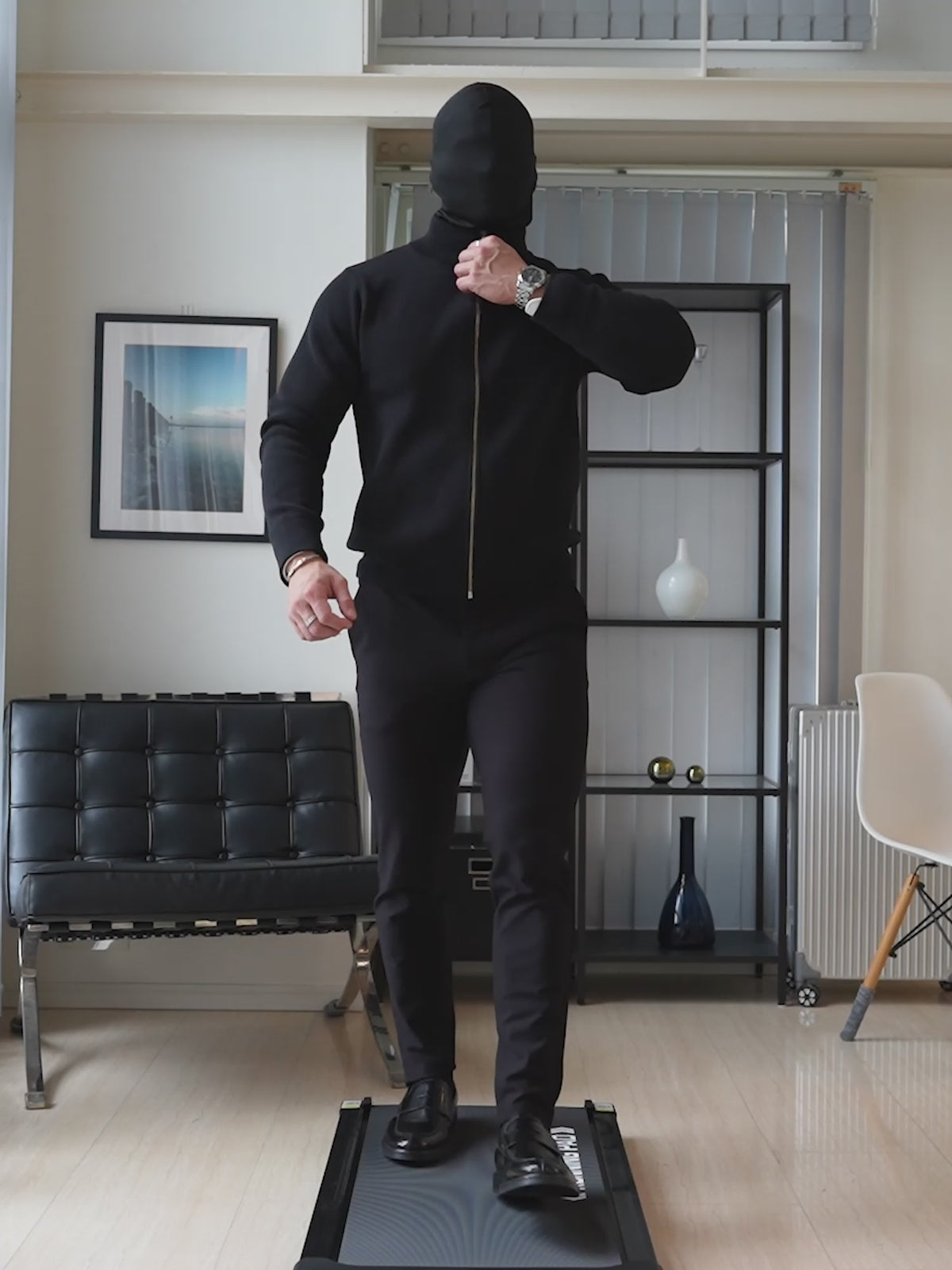 ボトムはハイパーストレッチパンツ（別売）