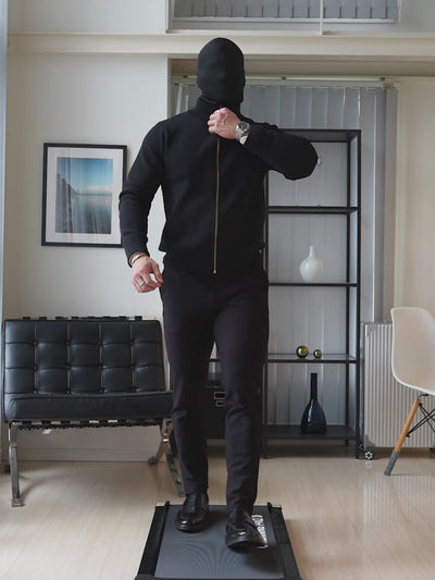 ボトムはハイパーストレッチパンツ（別売）