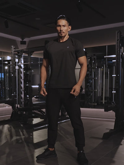 ブラック 185cm 84kg Lサイズ着用