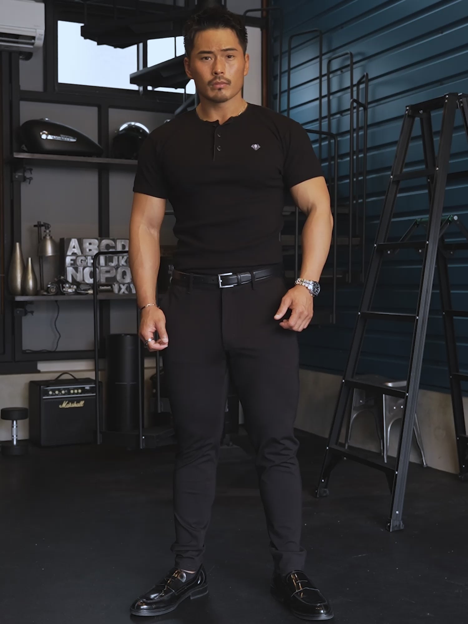 173cm 84kg Lサイズ着用(ブラック)